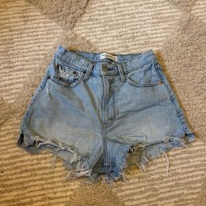 Abercrombie & Fitch The Cutoff Short High Rise Curve Love